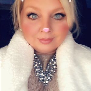 Meet your Posher, Cynthia